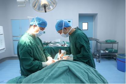 10岁女童“长短腿”,矫正方法在这里→ 10岁女童“长短腿”,矫正方法在这里→