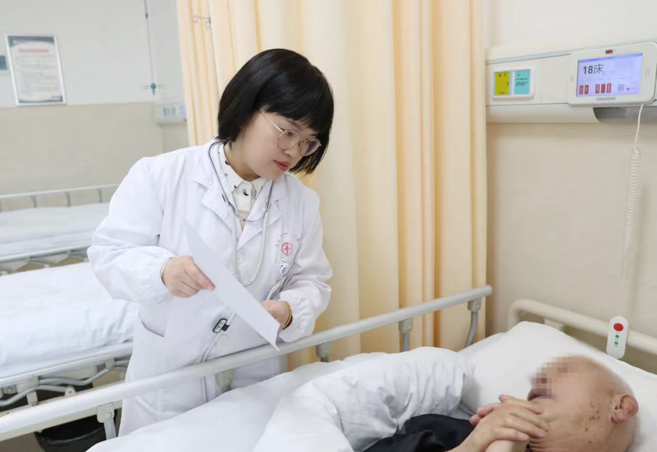 湖南“最美医务工作者”李婷芝:守护代谢“天平”的先锋医者 湖南“最美医务工作者”李婷芝:守护代谢“天平”的先锋医者