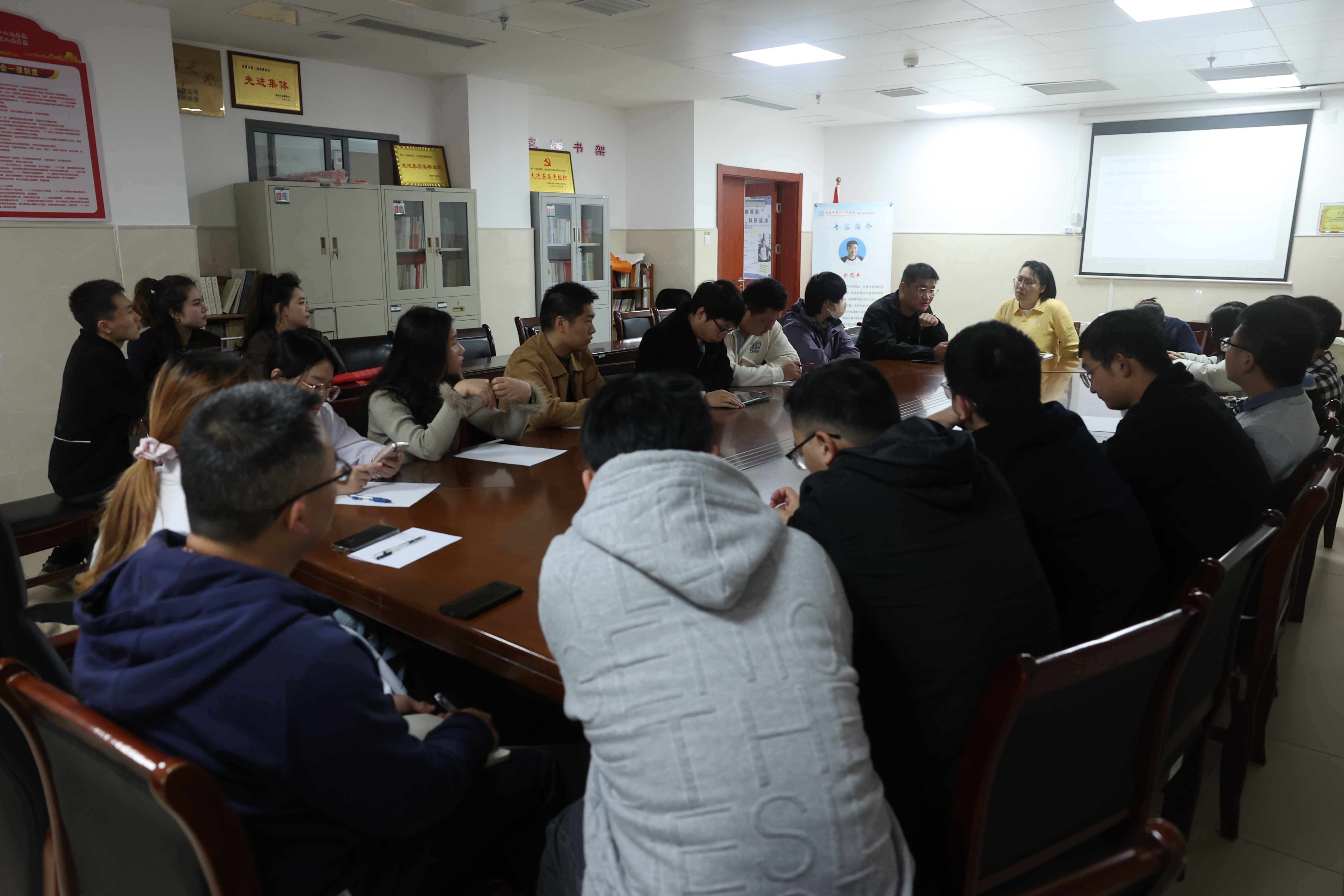 青春领航,科研赋能!这场沙龙为青年人才“充电蓄能” 青春领航,科研赋能!这场沙龙为青年人才“充电蓄能”